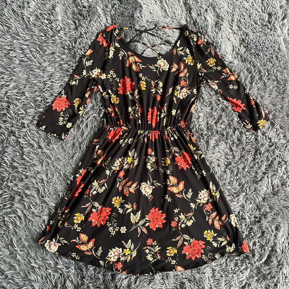 French Grey Size Medium 3/4 Sleeve Floral Dress